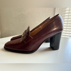 Vintage Unisa size 8 cordovan heeled penny loafer. ♥️